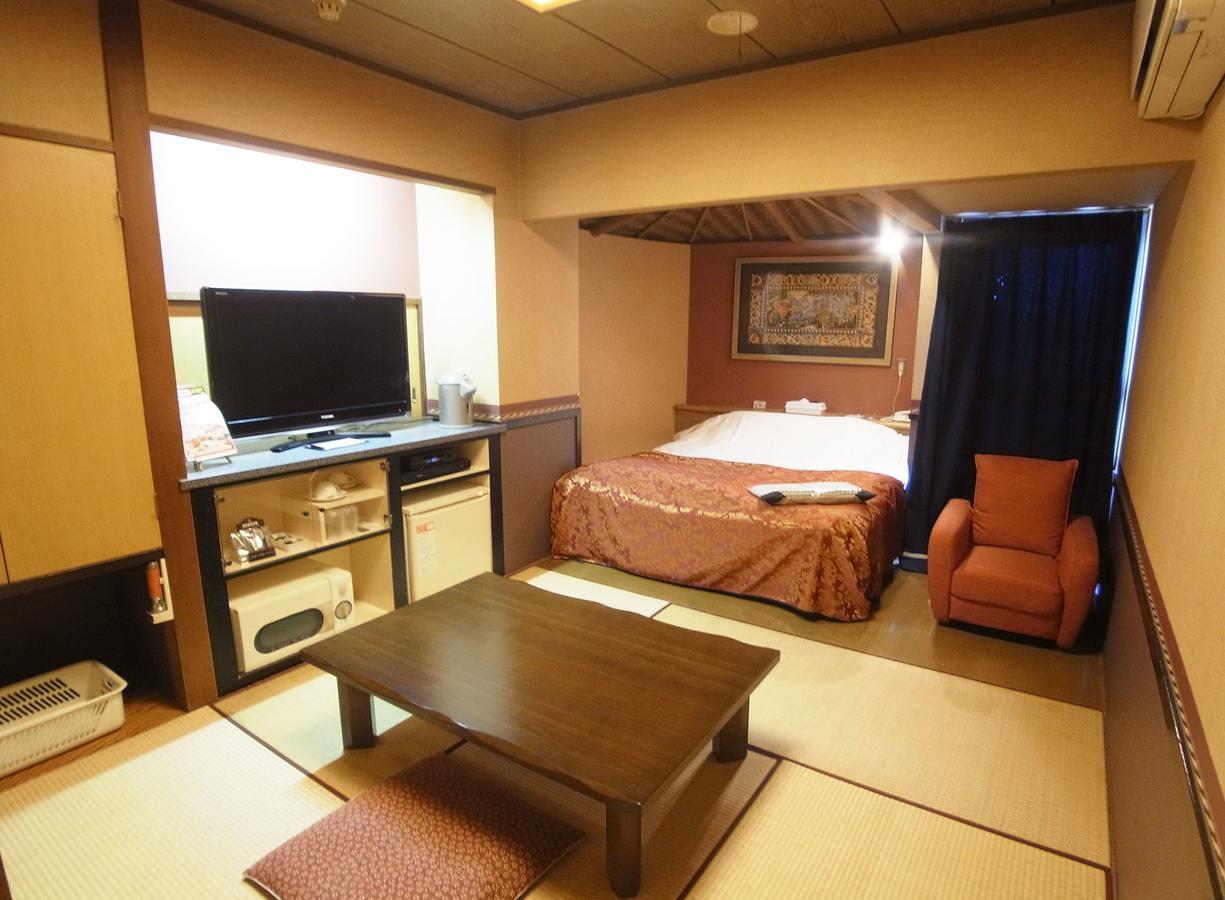 Hotel Mju-Adult Only Токио Экстерьер фото